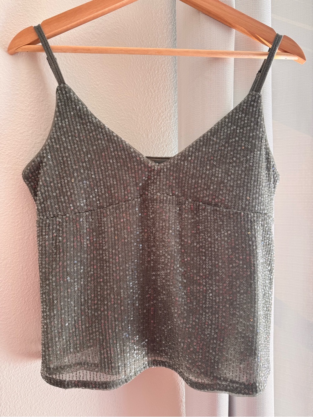 ✨Hollister Olive Green Sequin Cami Tank Top – Size Small 💚